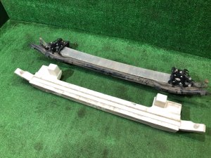 前保险杠防撞梁 SUBARU FORESTER OEM 57712SA010, 57705SA020 SG5 2004