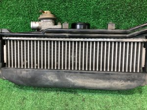 Интеркулер SUBARU FORESTER OEM 21820AA300 SG5 2004 EJ205 AT