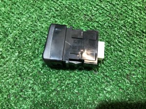 Кнопка корректора фар SUBARU FORESTER OEM 83011SA000 SG5 2004 EJ205 AT