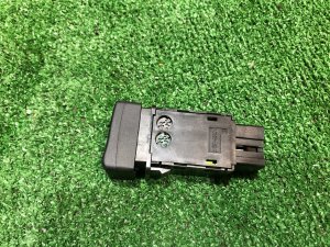 前挡除雾开关 SUBARU FORESTER OEM 83001SA030 SG5 2004 EJ205 AT