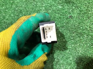 Кнопка птф SUBARU FORESTER OEM 83001SA080 SG5 2004 EJ205 AT