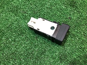 Кнопка птф SUBARU FORESTER OEM 83001SA080 SG5 2004 EJ205 AT