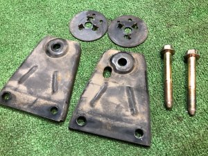 Крепление Т-образной балки SUBARU FORESTER OEM 41332SA040, 901030005 SG5 2004