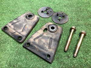 Крепление Т-образной балки SUBARU FORESTER OEM 41332SA040, 901030005 SG5 2004