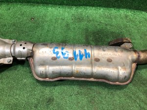 Средняя часть глушителя катализатор RCSA2 SUBARU FORESTER OEM 44200SA010 SG5 2004 EJ205 AT