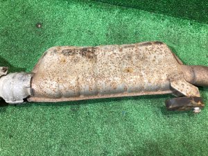 Средняя часть глушителя катализатор RCSA2 SUBARU FORESTER OEM 44200SA010 SG5 2004 EJ205 AT