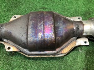 Средняя часть глушителя катализатор RCSA2 SUBARU FORESTER OEM 44200SA010 SG5 2004 EJ205 AT