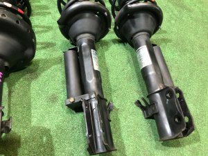 Стойки как новые. комплект SUBARU FORESTER OEM 20310SA041, 20310SA051, 20360SA020, 20360SA030 SG5 2004 EJ205 AT