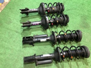 Стойки как новые. комплект SUBARU FORESTER OEM 20310SA041, 20310SA051, 20360SA020, 20360SA030 SG5 2004 EJ205 AT