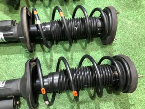Стойки как новые. комплект SUBARU FORESTER OEM 20310SA041, 20310SA051, 20360SA020, 20360SA030 SG5 2004 EJ205 AT