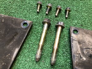 Крепление Т-образной балки SUBARU FORESTER OEM 41321FA040, 41332FA000 SF5 1997