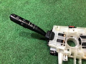 Блок подрулевых переключателей SUBARU LANCASTER OEM 83111AE020 BHE BH9 1999 EJ254