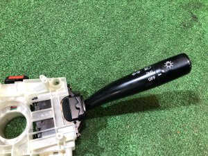 Блок подрулевых переключателей SUBARU LANCASTER OEM 83111AE020 BHE BH9 1999 EJ254