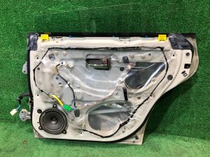Дверь задняя правая SUBARU LANCASTER OEM 60400AE420 BHE BH9 1999 BEIGE 8L5