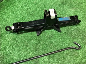Домкрат высокий SUBARU LANCASTER OEM 97030AC061 BH9 1999