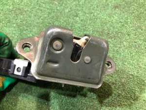 Замок пятой двери SUBARU LANCASTER OEM 60319FA200 BH9 1999 BEIGE 8L5