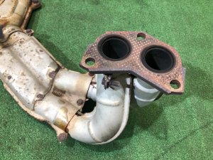 Катализатор выпускной коллектор SUBARU LANCASTER OEM 44109AE001, 44111AE051 BH9 1999 EJ254