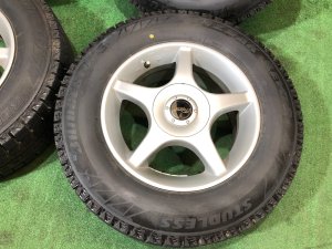 Ruedas Шины Bridgestone Blizzak Revo 215/60 R16 SUBARU LANCASTER OEM 28121AE090 BH9 1999