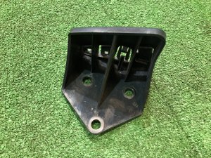 Крепление заднего бампера левое SUBARU LANCASTER OEM 57707AE070 BHE BH9 BH5 1999 BEIGE 8L5