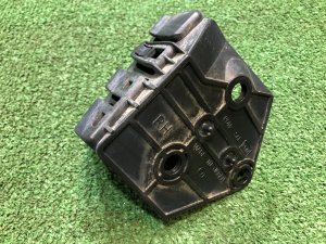 Крепление заднего бампера правое SUBARU LANCASTER OEM 57707AE060 BHE BH9 BH5 1999 BEIGE 8L5