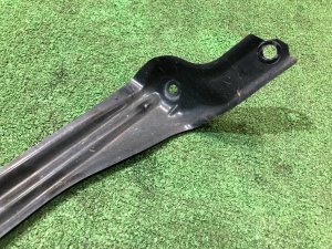 Крепление переднего бампера левое SUBARU LANCASTER OEM 57707AE240 BHE BH9 1999 BEIGE 8L5