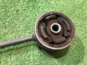 Подушка акпп SUBARU LANCASTER OEM 41040AC000 BH9 1999 EJ254