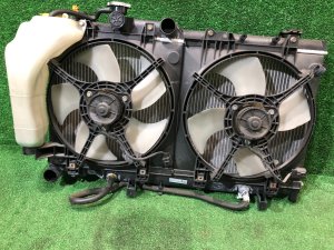 Радиатор двигателя как новый SUBARU LANCASTER OEM 45111AE001 BH9 BE9 1999 EJ254
