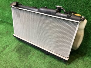 Радиатор двигателя как новый SUBARU LANCASTER OEM 45111AE001 BH9 BE9 1999 EJ254