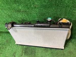 Радиатор двигателя как новый SUBARU LANCASTER OEM 45111AE001 BH9 BE9 1999 EJ254