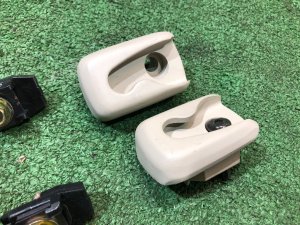 Ручки потолка крепления сетки SUBARU LANCASTER OEM 92043AE000GF, 92041AE020GF, 92041AE030GF BHE BH9 BH5 1999 BEIGE 8L5