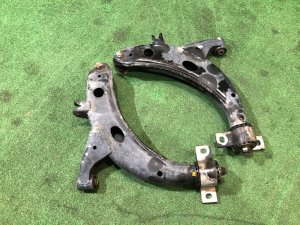 Рычаги передние дефект сайлент-блока SUBARU LANCASTER OEM 20201AC100, 20201AC110, 20200AA200, 20200AA210 BHE BH9 1999 EJ254