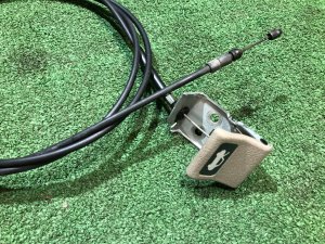 Тросик капота SUBARU LANCASTER OEM 57330AE000GE BH9 BHE 1999 BEIGE 8L5
