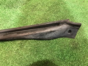 Уплотнитель дверей правый SUBARU LANCASTER OEM 63521AE020 BHE BH9 BH5 1999 BEIGE 8L5
