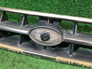 Решетка радиатора SUBARU LANCASTER OEM 91121AE190 BHE 2000 silver 9G9