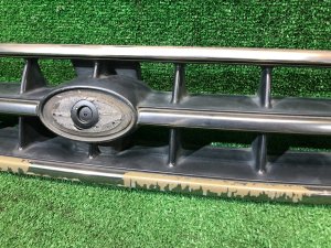 Решетка радиатора SUBARU LANCASTER OEM 91121AE190 BHE 2000 silver 9G9