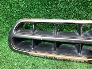 Решетка радиатора SUBARU LANCASTER OEM 91121AE190 BHE 2000 silver 9G9