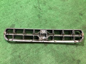 Решетка радиатора SUBARU LANCASTER OEM 91121AE190 BHE 2000 silver 9G9
