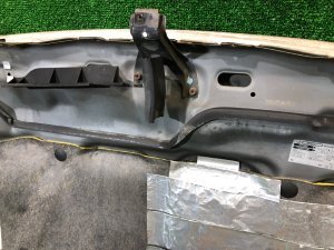Капот SUBARU LANCASTER OEM 57229AE000 BHE 2000 silver 9G9