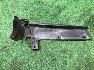 Крепление заднего бампера правое 57731AE000 SUBARU LANCASTER