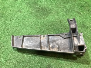Крепление заднего бампера левое SUBARU LANCASTER OEM 57731AE010 BH9 1999 BEIGE 8L5