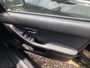 SUBARU LEGACY BE9 2002